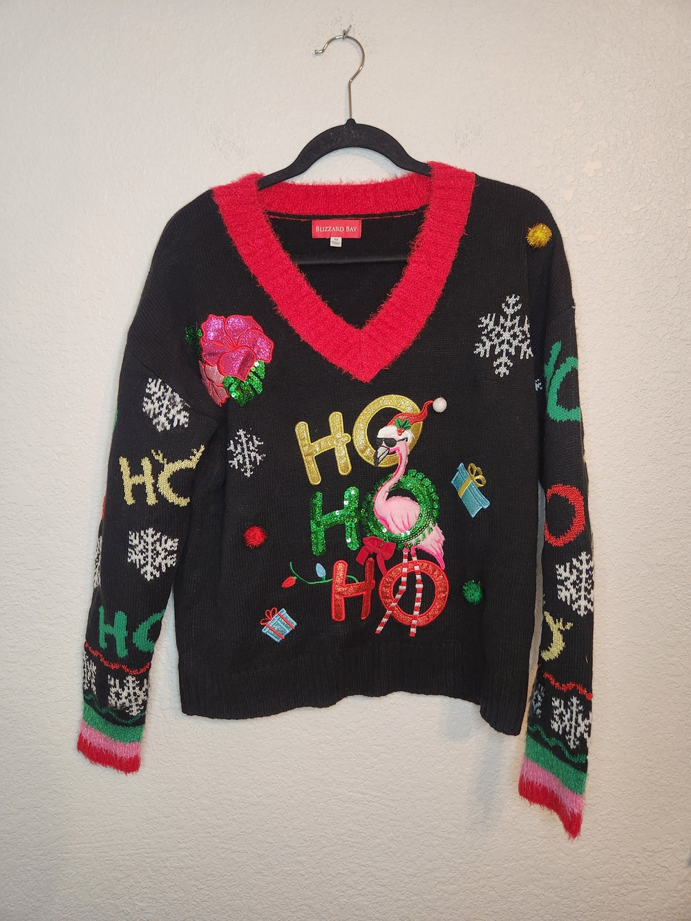 Blizzard bay Flamingo ho ho ho Black & Pink Holiday V‑Neck Sweater M